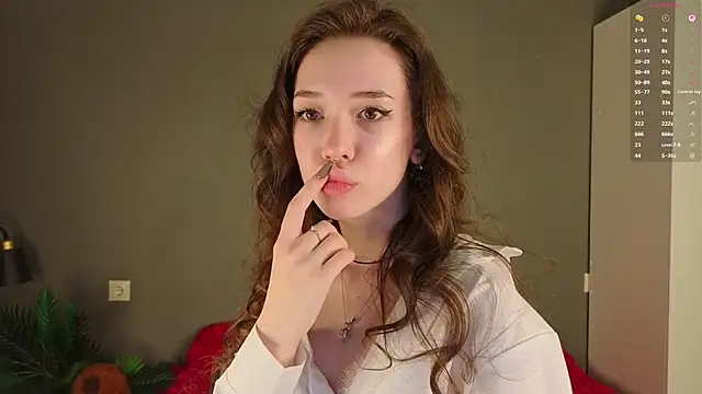 tinyanie online show from March 1, 2026, 8:11 pm