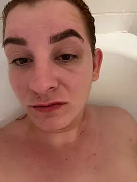 Snapshot of MOLO-ko chatting on November 27, 2025, 5:15 pm MOLO-ko online show from November 27, 2025, 5:15 pm