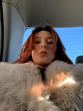 LilluKatten online show from December 16, 2025, 9:36 am