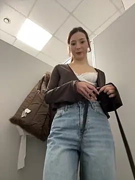 Snapshot of LilluKatten chatting on February 12, 2026, 7:58 am LilluKatten online show from February 12, 2026, 7:58 am