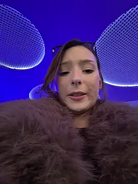 Snapshot of LilluKatten chatting on March 5, 2026, 1:18 pm LilluKatten online show from March 5, 2026, 1:18 pm