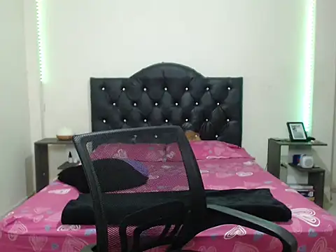 Girlbigtits online show from November 20, 2025, 3:07 am