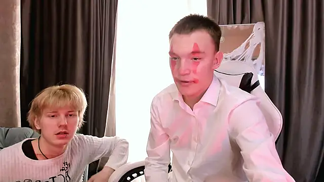 Snapshot of Kevin_Derek chatting on November 1, 2025, 3:52 am Kevin Derek online show from November 1, 2025, 3:52 am