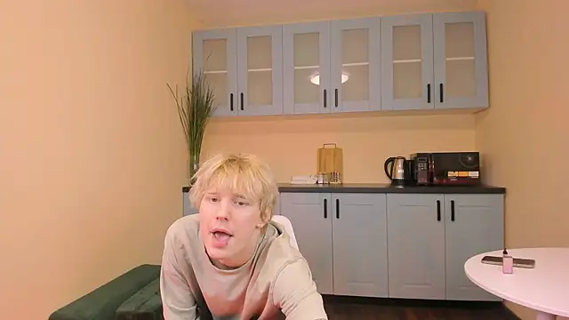 Snapshot of Kevin_Derek chatting on November 2, 2025, 4:26 am Kevin Derek online show from November 2, 2025, 4:26 am