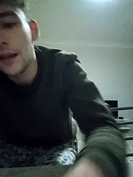 yasinesra757  online show from April 2, 2026, 8:39 pm