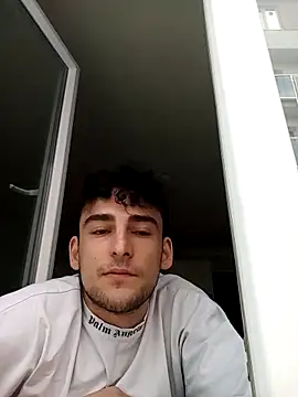 yasinesra757  online show from April 7, 2026, 3:23 pm