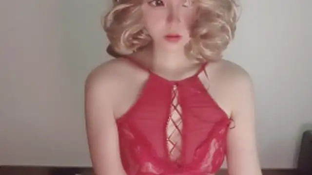 JuliaNoir online show from February 7, 2026, 1:42 am