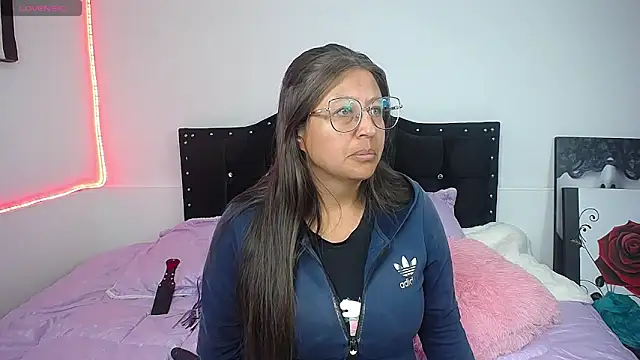 Snapshot of Mia_scarlett3 chatting on November 6, 2025, 1:56 pm Mia scarlett3 online show from November 6, 2025, 1:56 pm