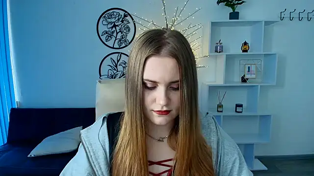 NinaSavkoo online show from November 7, 2025, 11:32 am