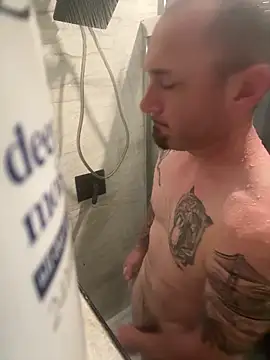 Snapshot of RobsBigD chatting on November 10, 2025, 7:40 am RobsBigD online show from November 10, 2025, 7:40 am