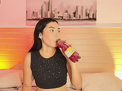 Madisonkay online show from December 17, 2025, 7:09 pm