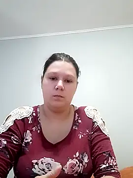 GlitterAuburn online show from January 13, 2026, 1:38 pm