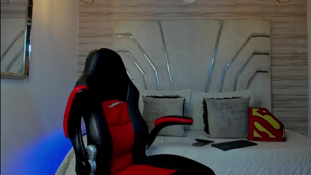 MAXTHOMSON online show from November 26, 2025, 11:39 pm