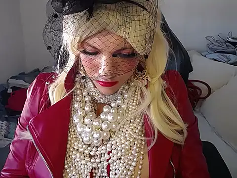 Snapshot of VanesaCrossic chatting on October 15, 2025, 8:03 am VanesaCrossic online show from October 15, 2025, 8:03 am