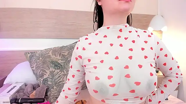 Snapshot of IvonnyGrace_ chatting on November 9, 2025, 7:12 pm IvonnyGrace online show from November 9, 2025, 7:12 pm