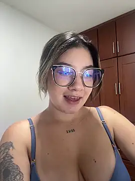 Eve Miiller online show from April 15, 2026, 5:25 am