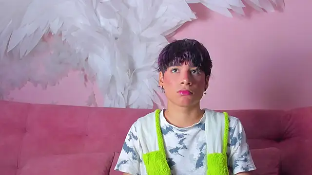 Leo Glow online show from February 6, 2026, 1:14 pm