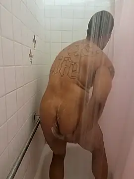 KittaReese4141 online show from April 25, 2026, 4:04 am