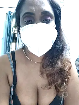 Queen-dhivya online show from December 17, 2025, 10:21 am