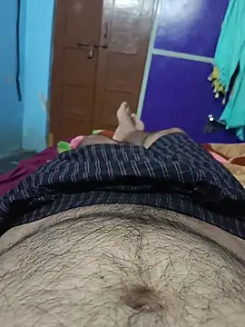 bearslove143 online show from November 25, 2025, 3:28 am