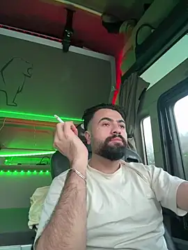 Snapshot of JanSy0 chatting on April 15, 2026, 4:19 am JanSy0 online show from April 15, 2026, 4:19 am