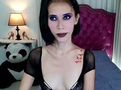 Snapshot of bellaUtops chatting on November 26, 2025, 12:28 pm bellaUtops online show from November 26, 2025, 12:28 pm