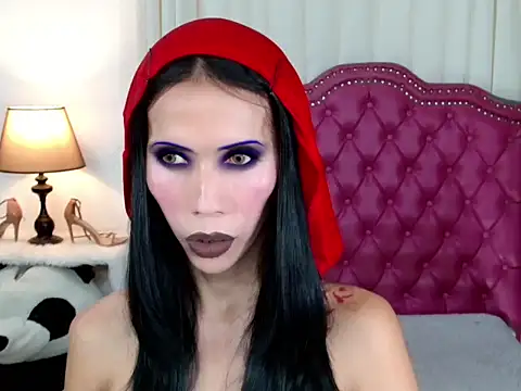 Snapshot of bellaUtops chatting on December 2, 2025, 5:41 pm bellaUtops online show from December 2, 2025, 5:41 pm