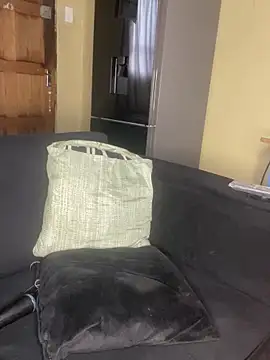 MiyaXo2 online show from April 17, 2026, 2:53 pm