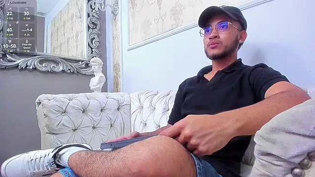 MatteoRicci  online show from November 6, 2025, 7:37 pm