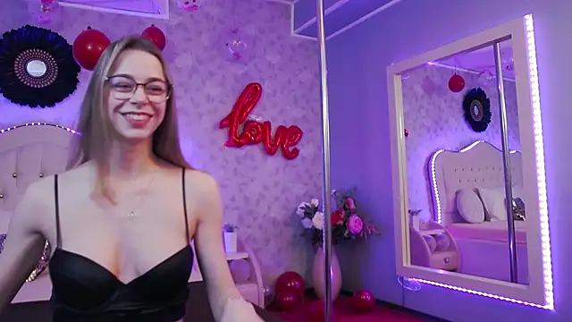 GracieCute online show from February 18, 2025, 4:15 am