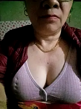 small-house123 online show from February 13, 2026, 2:24 pm