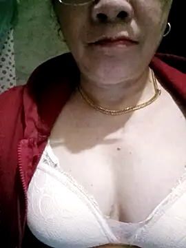 small-house123 online show from February 28, 2026, 1:23 pm