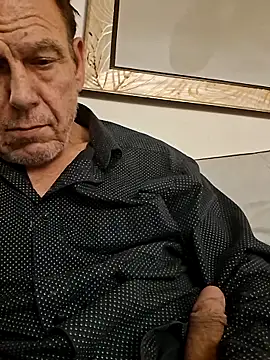 rando120001 online show from May 5, 2026, 2:19 am