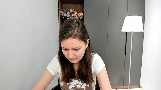 Snapshot of TulaLatigo chatting on November 8, 2025, 6:02 am TulaLatigo online show from November 8, 2025, 6:02 am