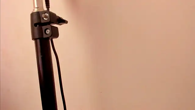 Cleopatra COL online show from April 17, 2026, 6:44 pm