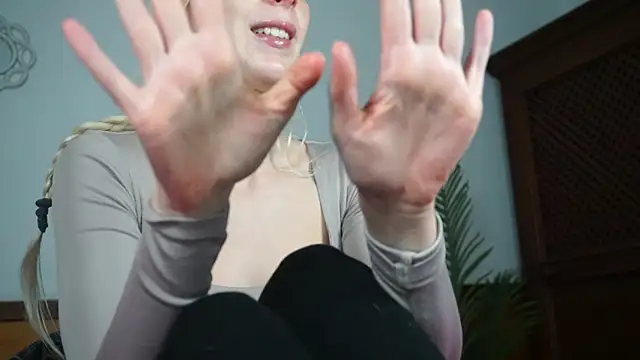 Snapshot of StellaCinderella chatting on February 6, 2025, 3:41 pm StellaCinderella online show from February 6, 2025, 3:41 pm