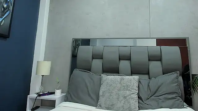 Snapshot of maddy__moon chatting on January 11, 2026, 5:01 am maddy moon online show from January 11, 2026, 5:01 am