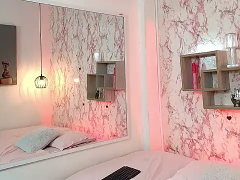 Snapshot of Aithana_Rosss chatting on November 10, 2025, 3:27 am Aithana Rosss online show from November 10, 2025, 3:27 am