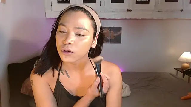 CassieXValeriee online show from June 10, 2026, 4:50 pm