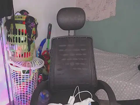 shayna cute online show from July 3, 2026, 2:40 am