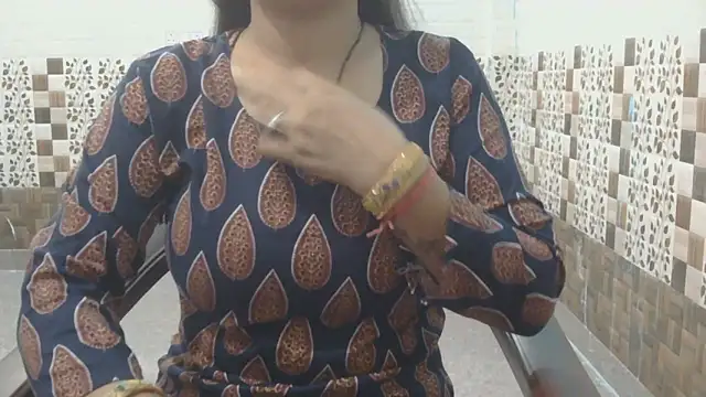 Snapshot of Sneha_lovely01 chatting on May 22, 2026, 5:36 am Sneha lovely01 online show from May 22, 2026, 5:36 am