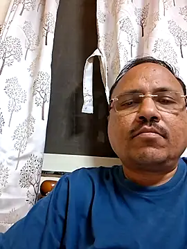 suraj696 online show from November 13, 2025, 6:07 pm