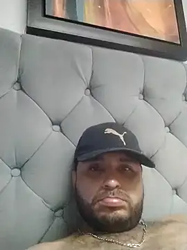 KARNEs24666 online show from November 3, 2025, 1:40 am