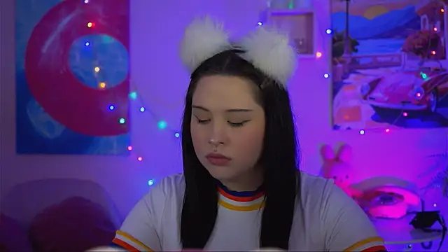 Snapshot of TinaBakers_ chatting on November 3, 2025, 1:01 pm TinaBakers online show from November 3, 2025, 1:01 pm