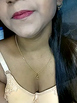 Snapshot of Neha533 chatting on November 5, 2025, 6:08 pm Neha533 online show from November 5, 2025, 6:08 pm