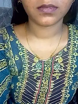 Neha533 online show from April 16, 2026, 9:39 pm