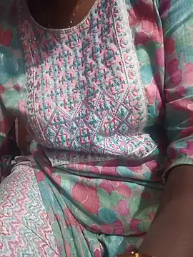 hyd couple7878 online show from November 13, 2025, 4:39 pm