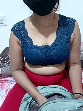 Aarti909090 online show from April 4, 2026, 6:49 pm