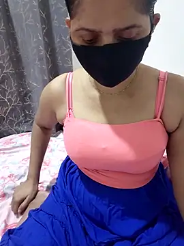 Aarti909090 online show from May 13, 2026, 2:25 pm
