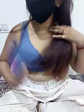 Aarti909090 online show from June 9, 2026, 2:39 pm